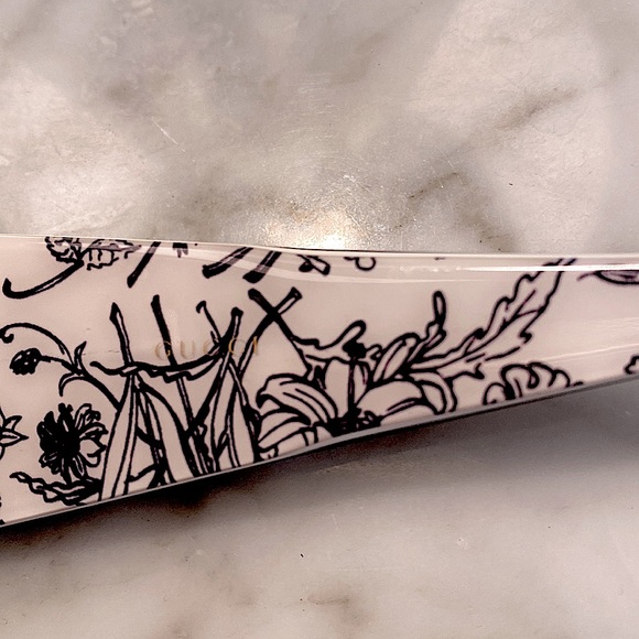 Authentic Gucci Sunglasses - Picture 7 of 11